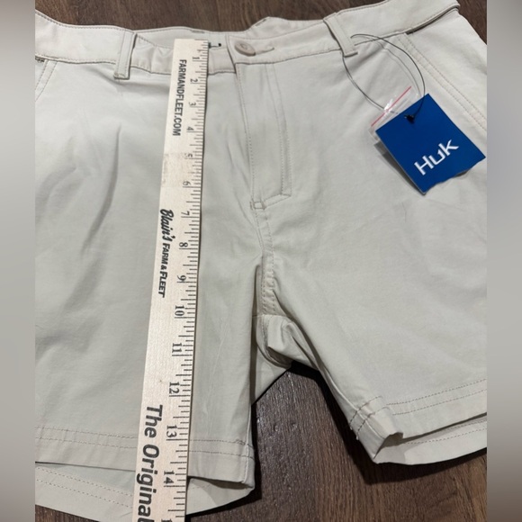 HUK NEXT LEVEL FISHING SHORT Khaki Women’s Size Large Stretch NEW - Picture 4 of 12